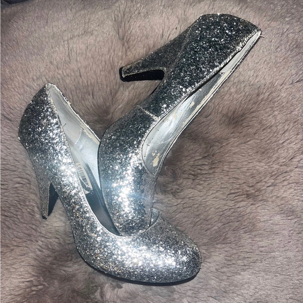 Party Ready Sparkly Heels SZ 10